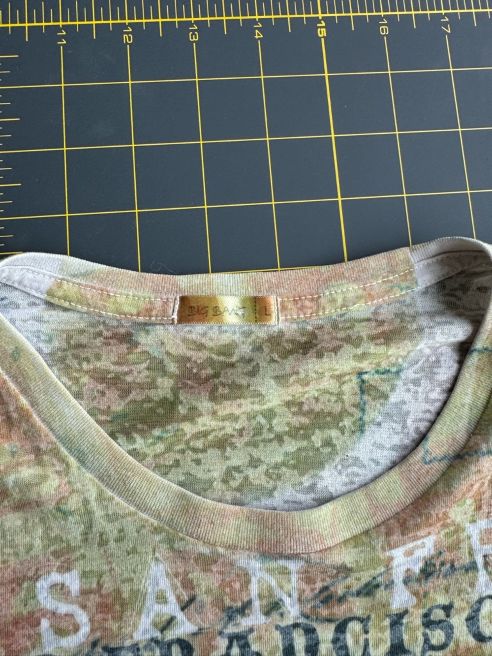 Vintage Women’s San Francisco Graphic Short Sleeve Tee in Multicolor - Picture 5 of 8